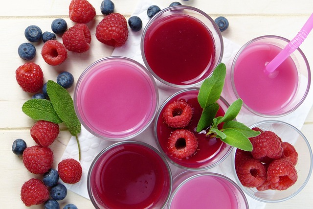 jugo de frutas con agua pura